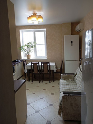 Продам двухкомнатную (2-комн.) квартиру, Извилистая ул, 17к1, Ростов-на-Дону г