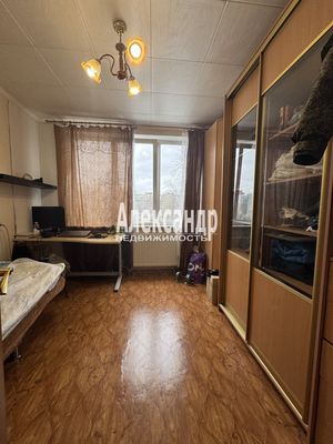 Продам многокомнатную квартиру, Товарищеский пр-кт, 8, Санкт-Петербург г