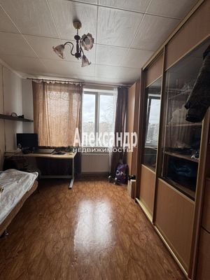 Продам многокомнатную квартиру, Товарищеский пр-кт, 8, Санкт-Петербург г