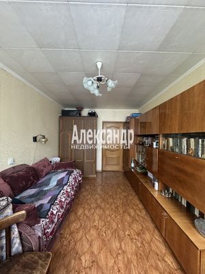 Продам многокомнатную квартиру, Товарищеский пр-кт, 8, Санкт-Петербург г
