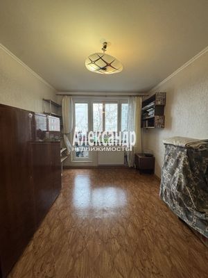 Продам многокомнатную квартиру, Товарищеский пр-кт, 8, Санкт-Петербург г