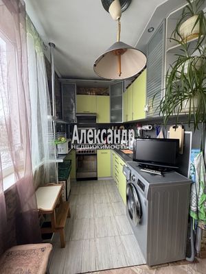 Продам многокомнатную квартиру, Товарищеский пр-кт, 8, Санкт-Петербург г