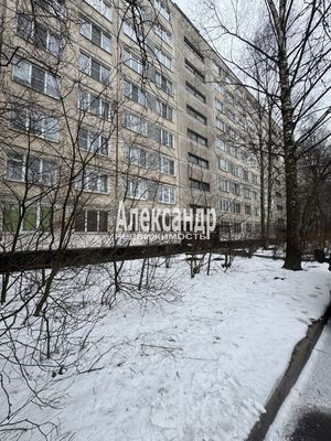 Продам многокомнатную квартиру, Товарищеский пр-кт, 8, Санкт-Петербург г
