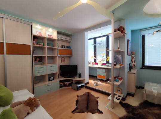 Продам трехкомнатную (3-комн.) квартиру, Хворостянского ул, 15, Новороссийск г