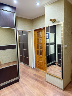 Продам многокомнатную квартиру, Ленина пр-кт, 42, Нальчик г