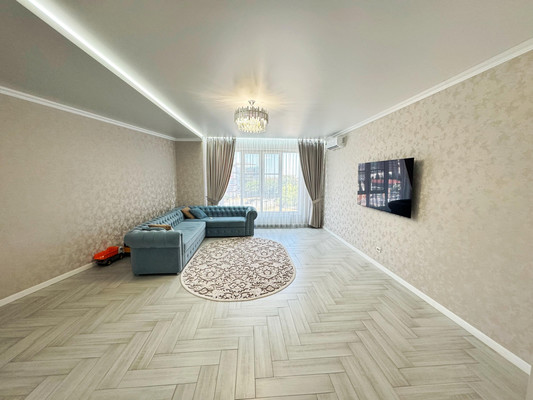 Продам трехкомнатную (3-комн.) квартиру, Тлостанова ул, 32, Нальчик г
