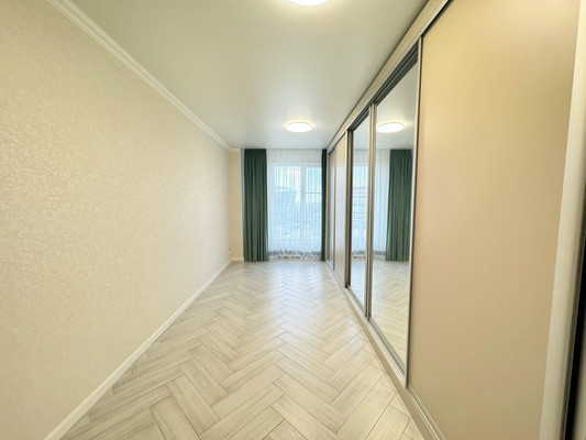 Продам трехкомнатную (3-комн.) квартиру, Тлостанова ул, 32, Нальчик г