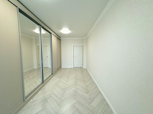 Продам трехкомнатную (3-комн.) квартиру, Тлостанова ул, 32, Нальчик г