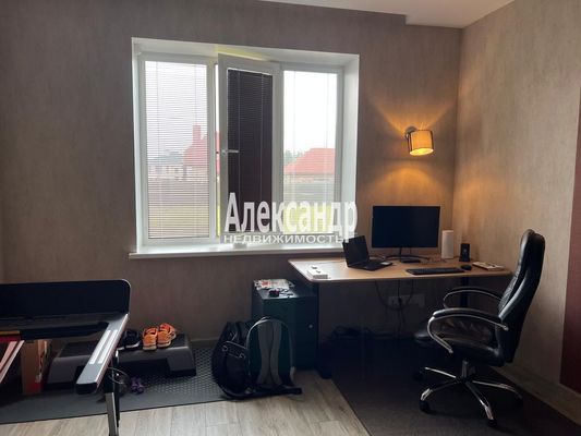 Продам дом в поселке Петровское Барокко, Бенуа ул, 29, Старая Пустошь д, 10 км от города