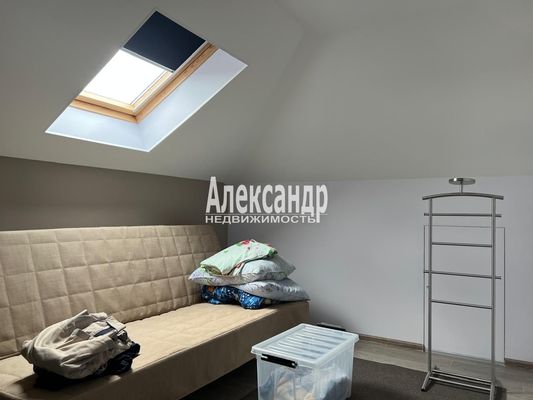 Продам дом в поселке Петровское Барокко, Бенуа ул, 29, Старая Пустошь д, 10 км от города