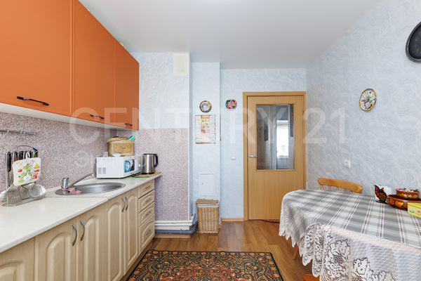 Продам двухкомнатную (2-комн.) квартиру, Левитана ул, 58 2, Калининград г