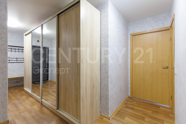 Продам двухкомнатную (2-комн.) квартиру, Левитана ул, 58 2, Калининград г