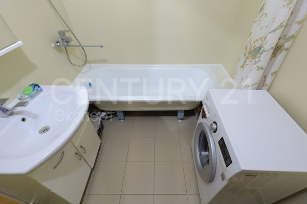 Продам двухкомнатную (2-комн.) квартиру, Левитана ул, 58 2, Калининград г