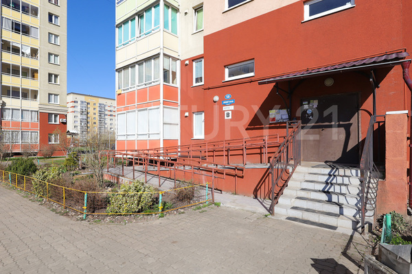 Продам двухкомнатную (2-комн.) квартиру, Левитана ул, 58 2, Калининград г