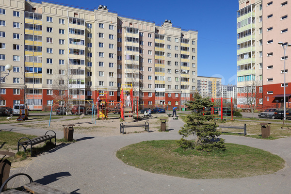 Продам двухкомнатную (2-комн.) квартиру, Левитана ул, 58 2, Калининград г