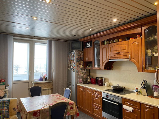 Продам трехкомнатную (3-комн.) квартиру, Карпинского ул, 33к1, Санкт-Петербург г