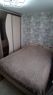 Продам трехкомнатную (3-комн.) квартиру, Чугунова ул, 28, Раменское г