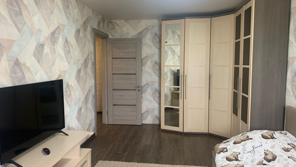 Продам трехкомнатную (3-комн.) квартиру, Чугунова ул, 28, Раменское г