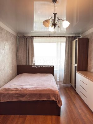 Продам трехкомнатную (3-комн.) квартиру, Просвещения пр-кт, 104, Санкт-Петербург г