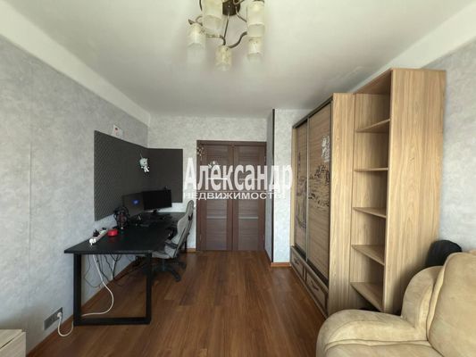 Продам трехкомнатную (3-комн.) квартиру, Просвещения пр-кт, 104, Санкт-Петербург г