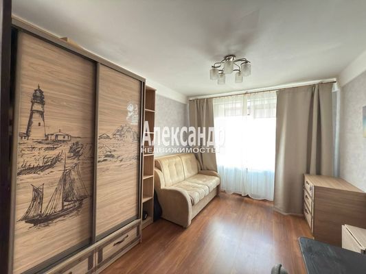 Продам трехкомнатную (3-комн.) квартиру, Просвещения пр-кт, 104, Санкт-Петербург г
