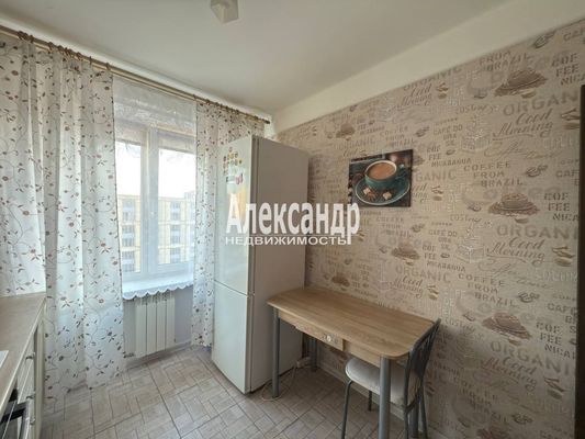 Продам трехкомнатную (3-комн.) квартиру, Просвещения пр-кт, 104, Санкт-Петербург г
