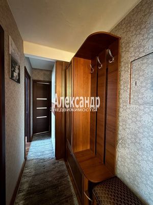 Продам трехкомнатную (3-комн.) квартиру, Просвещения пр-кт, 104, Санкт-Петербург г