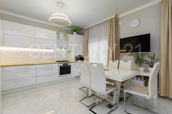Продам двухкомнатную (2-комн.) квартиру, Ломоносова ул, 21А , Калининград г