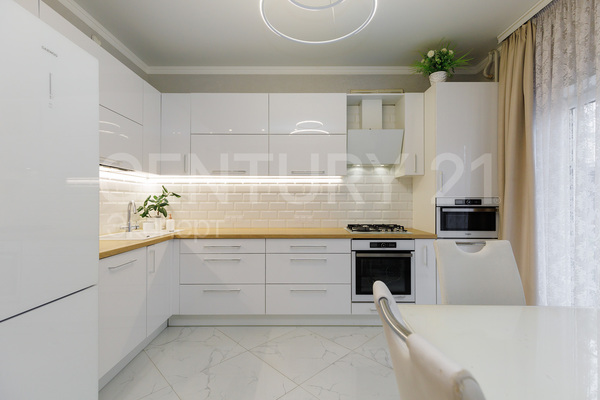 Продам двухкомнатную (2-комн.) квартиру, Ломоносова ул, 21А , Калининград г