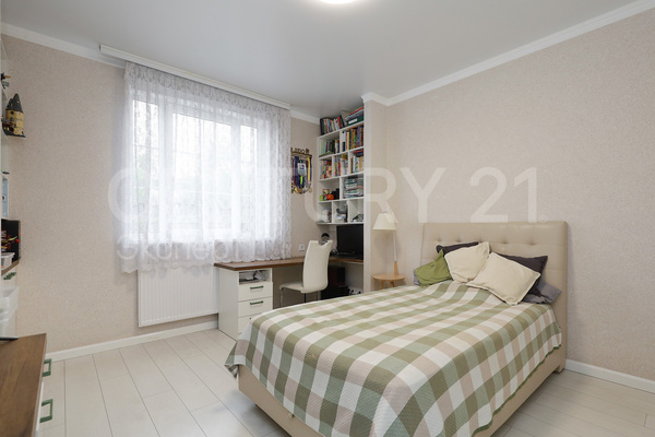 Продам двухкомнатную (2-комн.) квартиру, Ломоносова ул, 21А , Калининград г