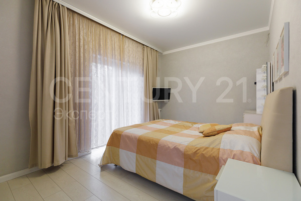 Продам двухкомнатную (2-комн.) квартиру, Ломоносова ул, 21А , Калининград г