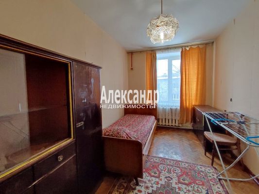 Продам трехкомнатную (3-комн.) квартиру, Пилотов ул, 19, Санкт-Петербург г