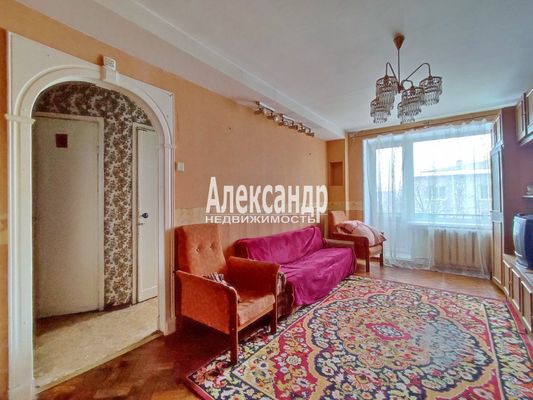 Продам трехкомнатную (3-комн.) квартиру, Пилотов ул, 19, Санкт-Петербург г