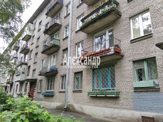Продам трехкомнатную (3-комн.) квартиру, Пилотов ул, 19, Санкт-Петербург г
