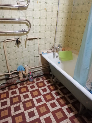 Продам однокомнатную (1-комн.) квартиру, Героев Алексинцев ул, 3, Алексин г