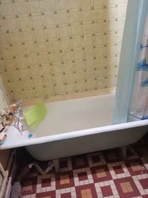 Продам однокомнатную (1-комн.) квартиру, Героев Алексинцев ул, 3, Алексин г