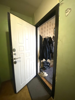 Продам комнату в 3-комн. квартире, Красных Зорь ул, 6, Нижний Тагил г