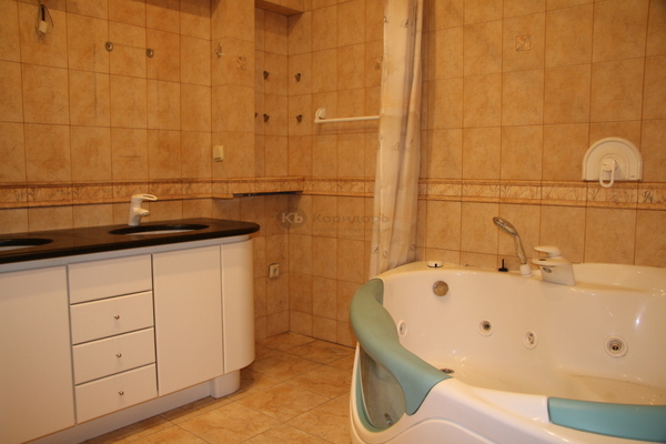 Продам многокомнатную квартиру, Ломоносовский пр-кт, 7к5, Москва г