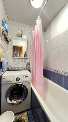 Продам двухкомнатную (2-комн.) квартиру, Ашурова ул, 4, Нальчик г