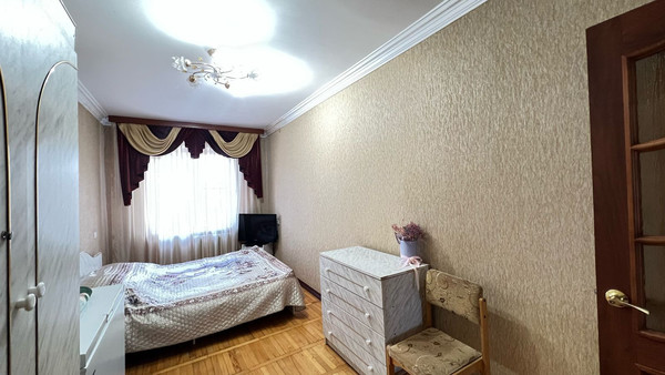 Продам двухкомнатную (2-комн.) квартиру, Ашурова ул, 4, Нальчик г