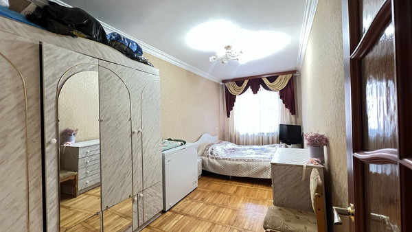 Продам двухкомнатную (2-комн.) квартиру, Ашурова ул, 4, Нальчик г