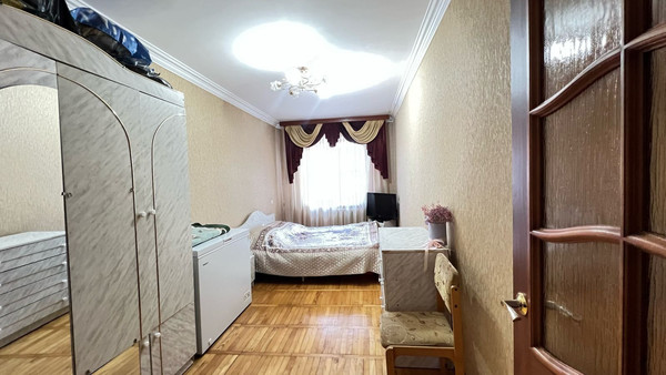 Продам двухкомнатную (2-комн.) квартиру, Ашурова ул, 4, Нальчик г