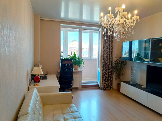 Продам трехкомнатную (3-комн.) квартиру, Шуваловский пр-кт, 41к1, Санкт-Петербург г