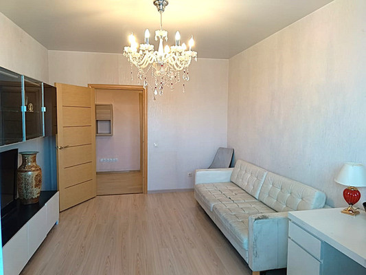 Продам трехкомнатную (3-комн.) квартиру, Шуваловский пр-кт, 41к1, Санкт-Петербург г