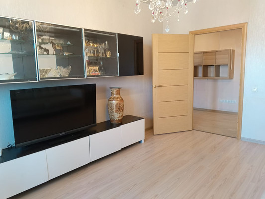 Продам трехкомнатную (3-комн.) квартиру, Шуваловский пр-кт, 41к1, Санкт-Петербург г