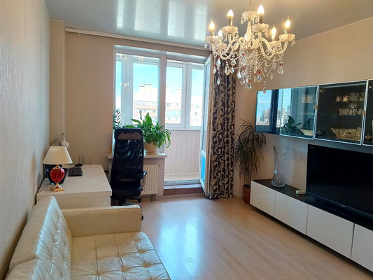 Продам трехкомнатную (3-комн.) квартиру, Шуваловский пр-кт, 41к1, Санкт-Петербург г