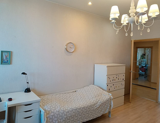 Продам трехкомнатную (3-комн.) квартиру, Шуваловский пр-кт, 41к1, Санкт-Петербург г