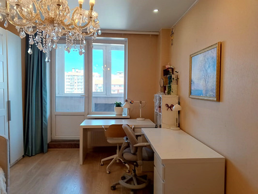 Продам трехкомнатную (3-комн.) квартиру, Шуваловский пр-кт, 41к1, Санкт-Петербург г