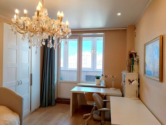 Продам трехкомнатную (3-комн.) квартиру, Шуваловский пр-кт, 41к1, Санкт-Петербург г