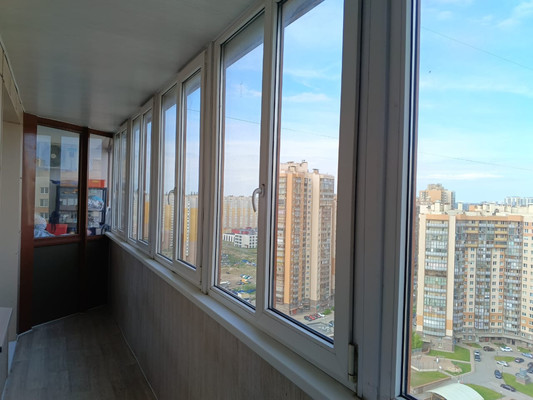 Продам трехкомнатную (3-комн.) квартиру, Шуваловский пр-кт, 41к1, Санкт-Петербург г